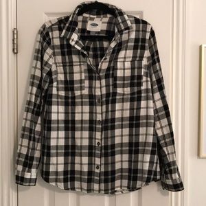 Old navy black and white flannel shirt